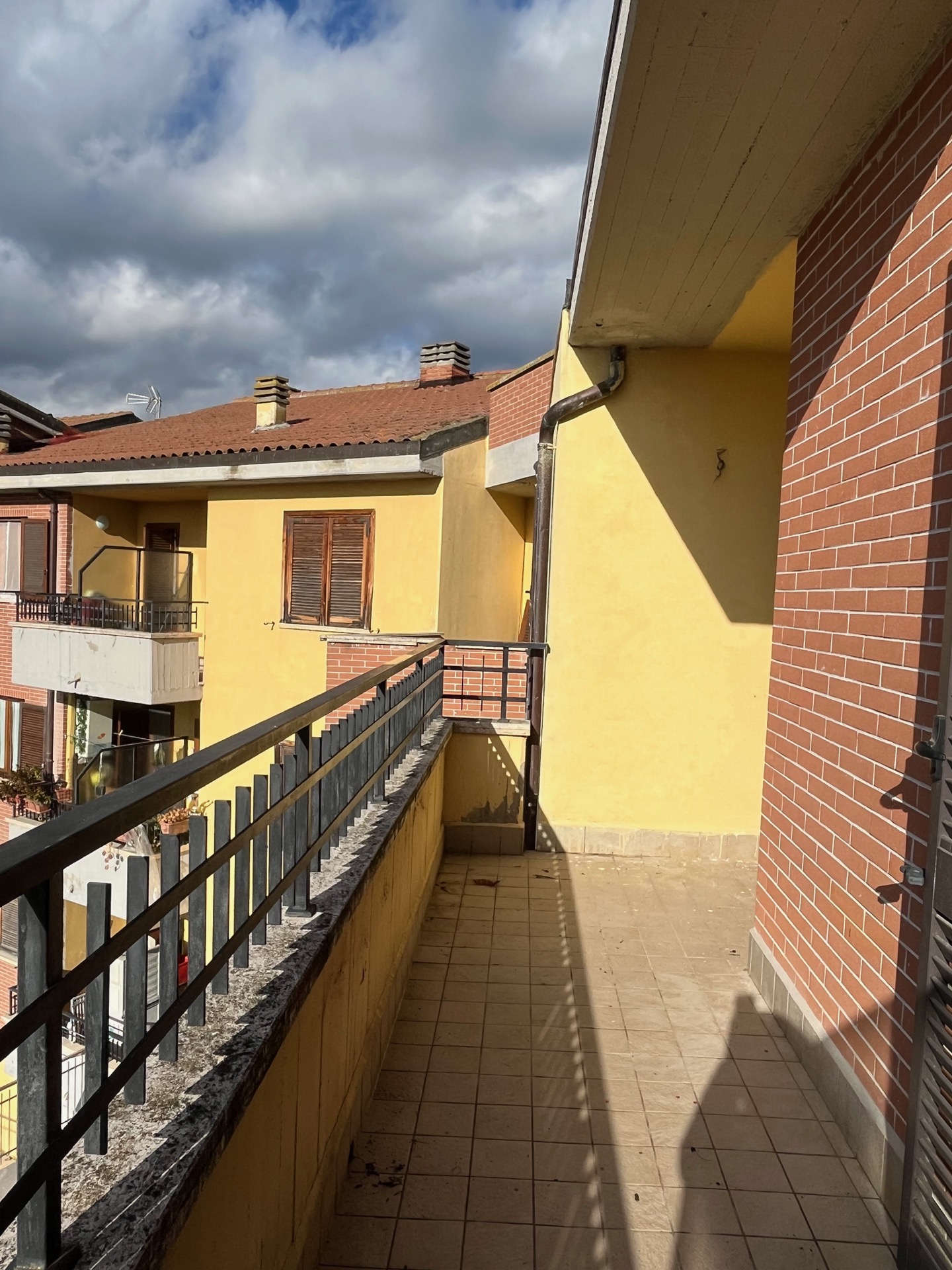 AV 1843_a_5_6 – 31 APPARTAMENTI ULTIMO PIANO CON MANSARDA E GARAGE CAMUCIA