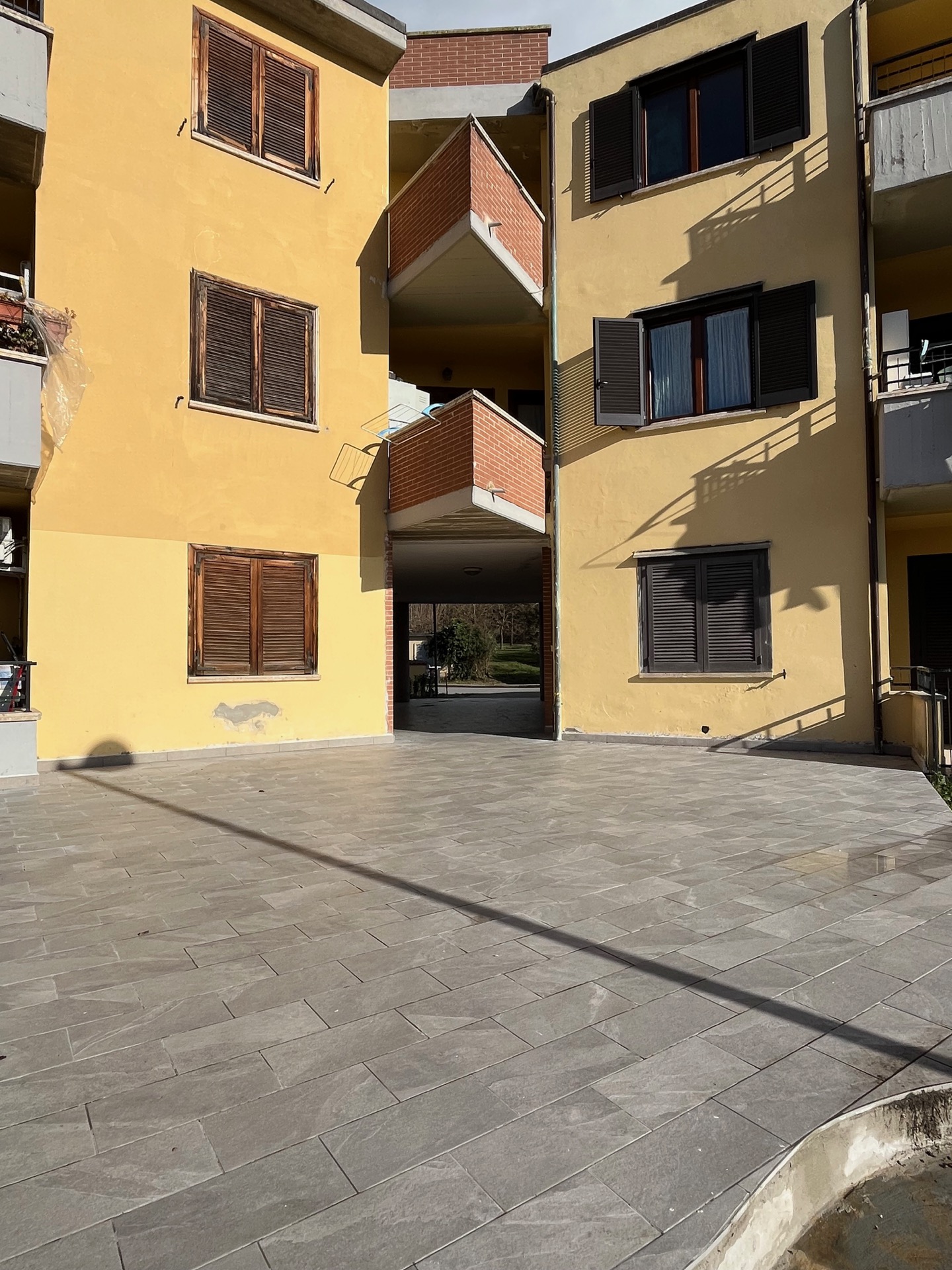 AV 1843_a_5_6 – 5 APPARTAMENTI ULTIMO PIANO CON MANSARDA E GARAGE CAMUCIA