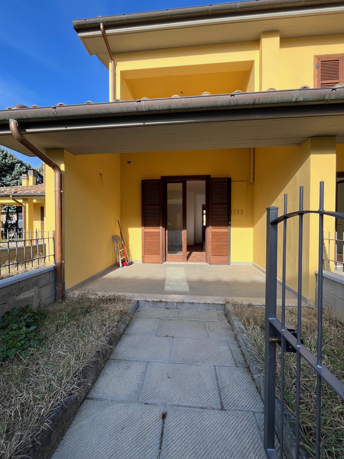 AV 1887_C – 13 Appartamento tipo villetta con giardino privato e garage