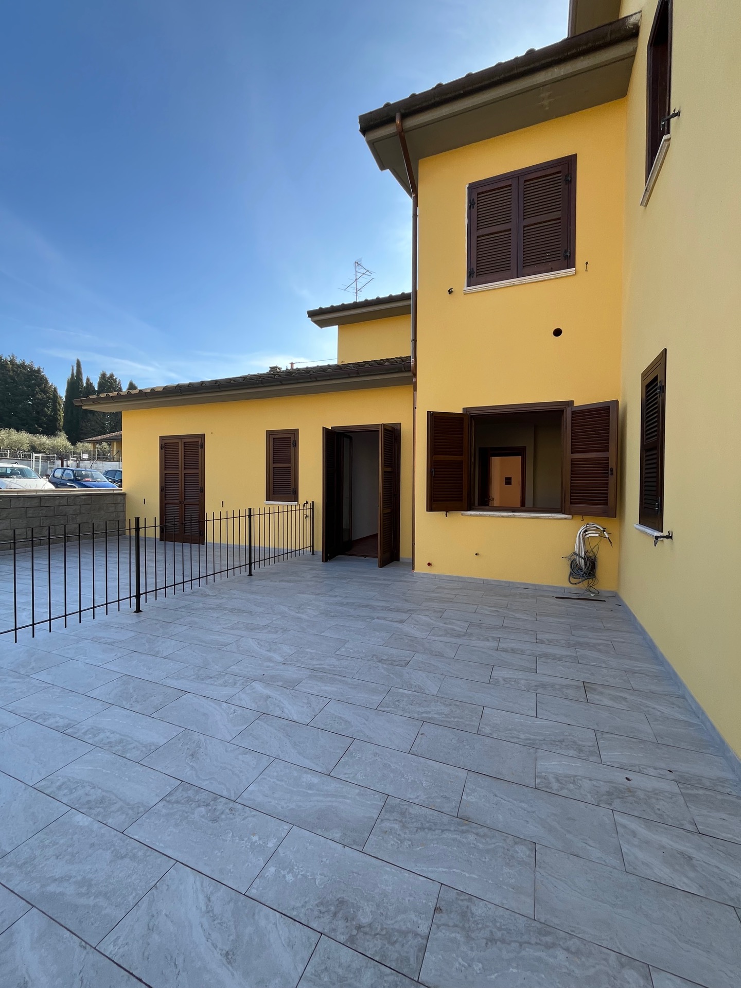 AV 1887_C – 24 Appartamento tipo villetta con giardino privato e garage