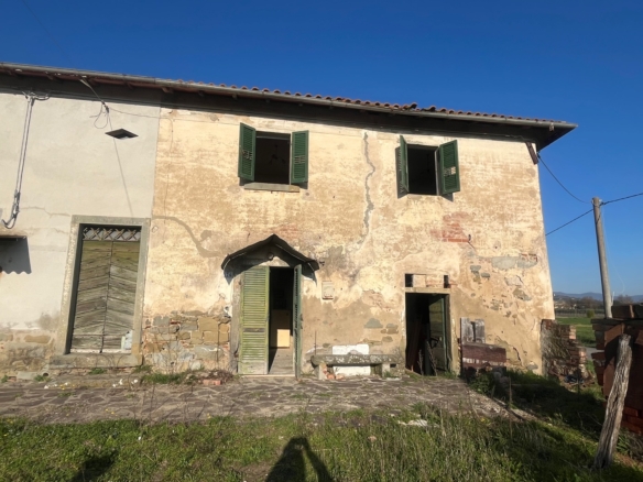 Abitazione da ristrutturare Cortona – facciata dell'abitazione