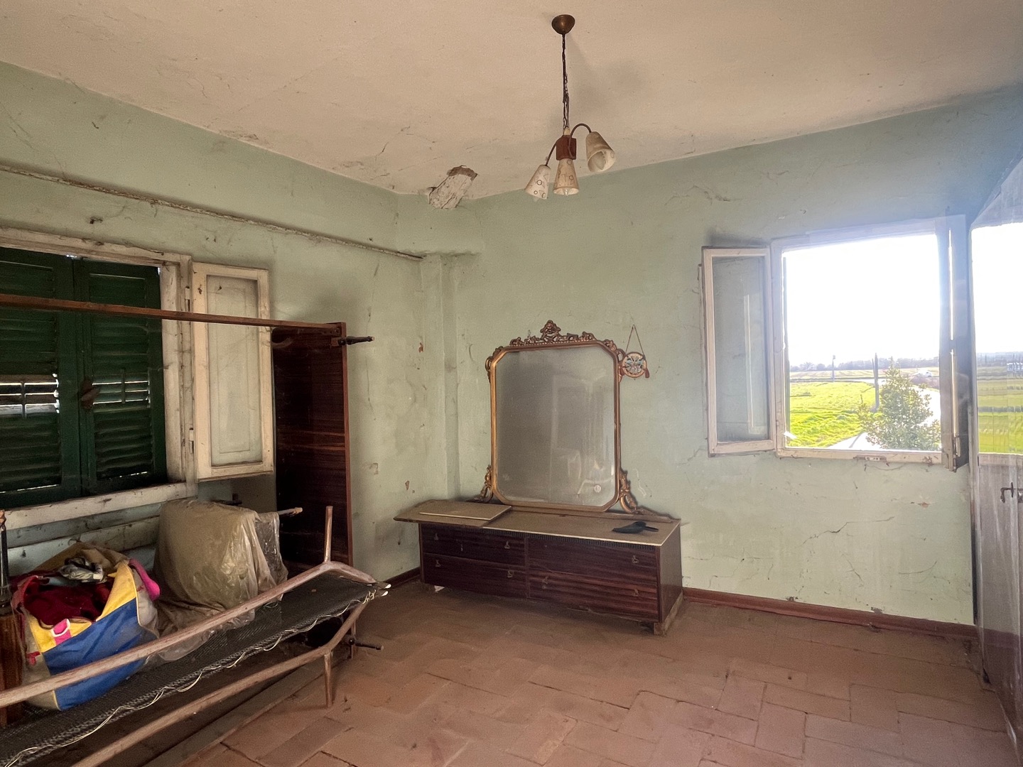 AV 1889 – 18 ABITAZIONE DA RISTRUTTURARE CORTONA CAMPAGNA