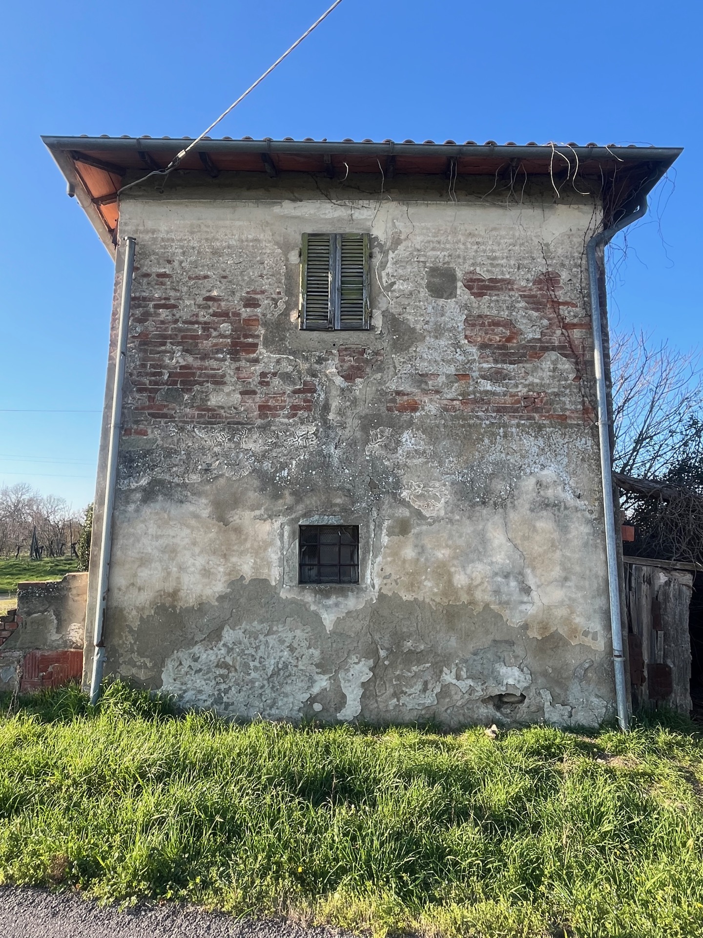AV 1889 – 2 ABITAZIONE DA RISTRUTTURARE CORTONA CAMPAGNA