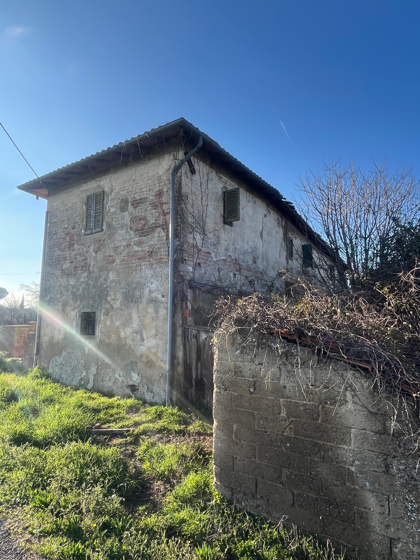 AV 1889 – 3 ABITAZIONE DA RISTRUTTURARE CORTONA CAMPAGNA