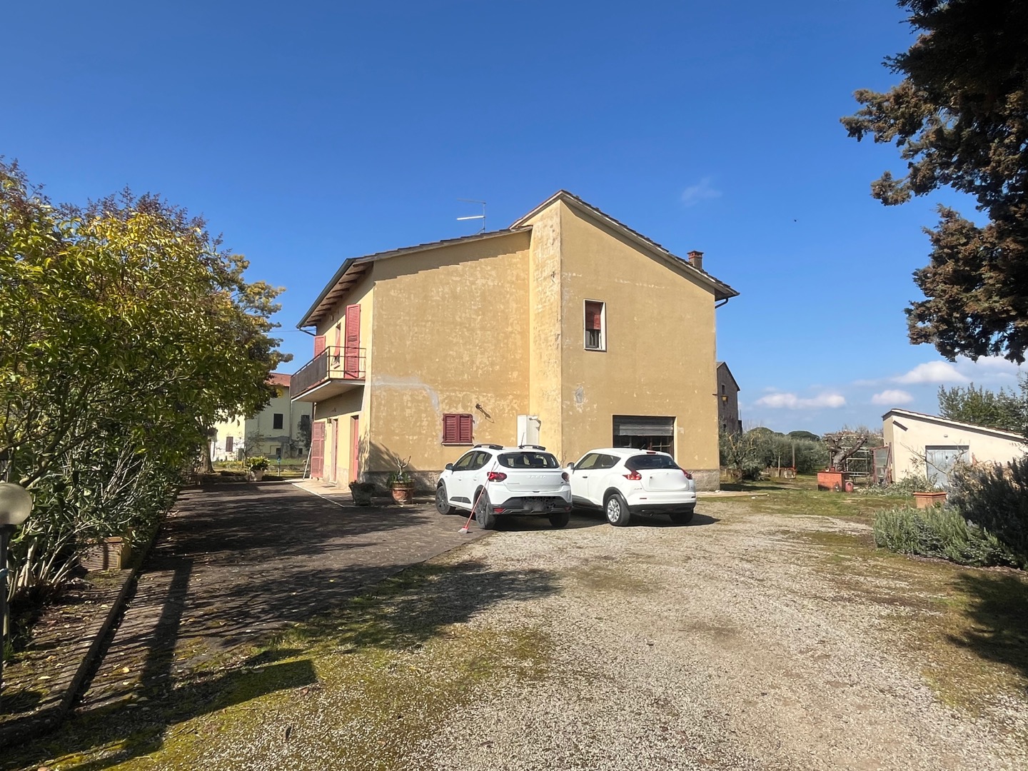 AV 1891 – 4 ABITAZIONE SINGOLA CON TERRENO CORTONA FRATTA