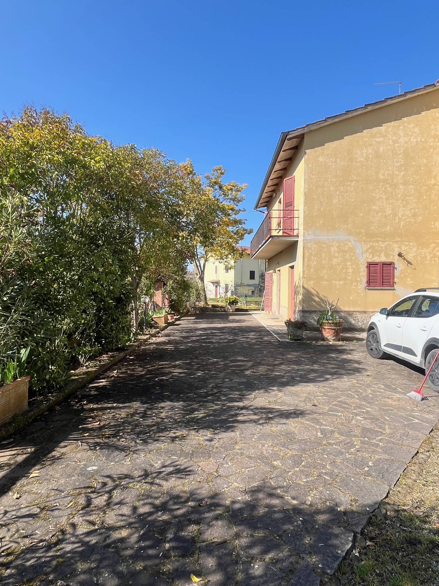 AV 1891 – 5 ABITAZIONE SINGOLA CON TERRENO CORTONA FRATTA