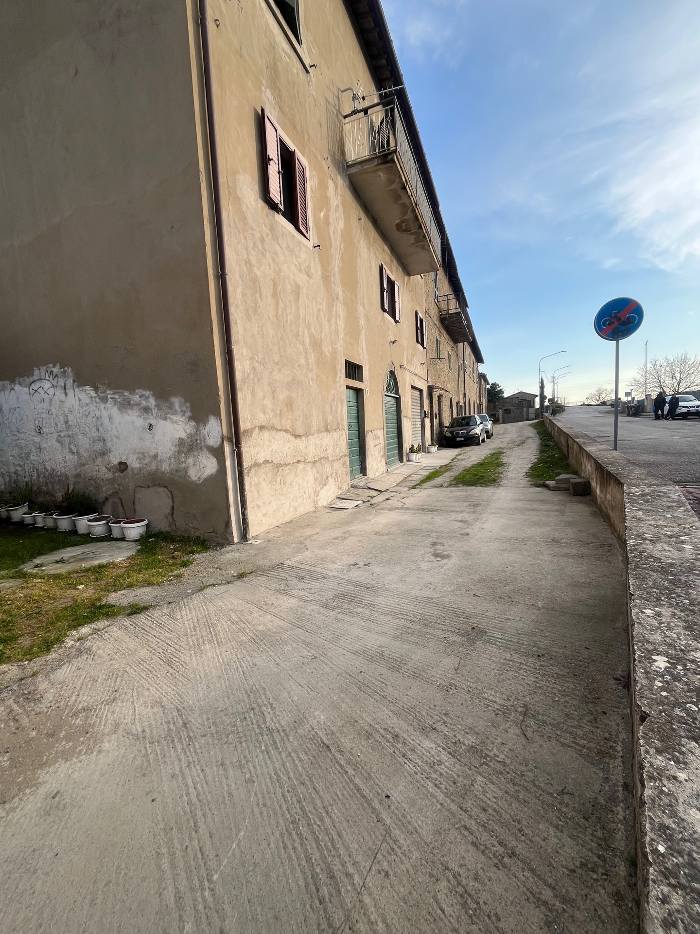 AV 1892 – 25 APPARTAMENTO RISTRUTTURATO CAMUCIA CENTRALE