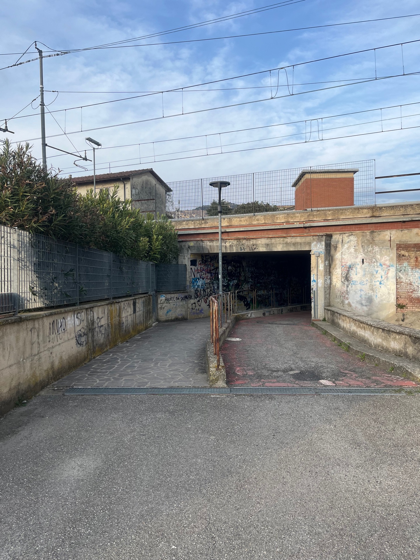 AV 1892 – 26 APPARTAMENTO RISTRUTTURATO CAMUCIA CENTRALE