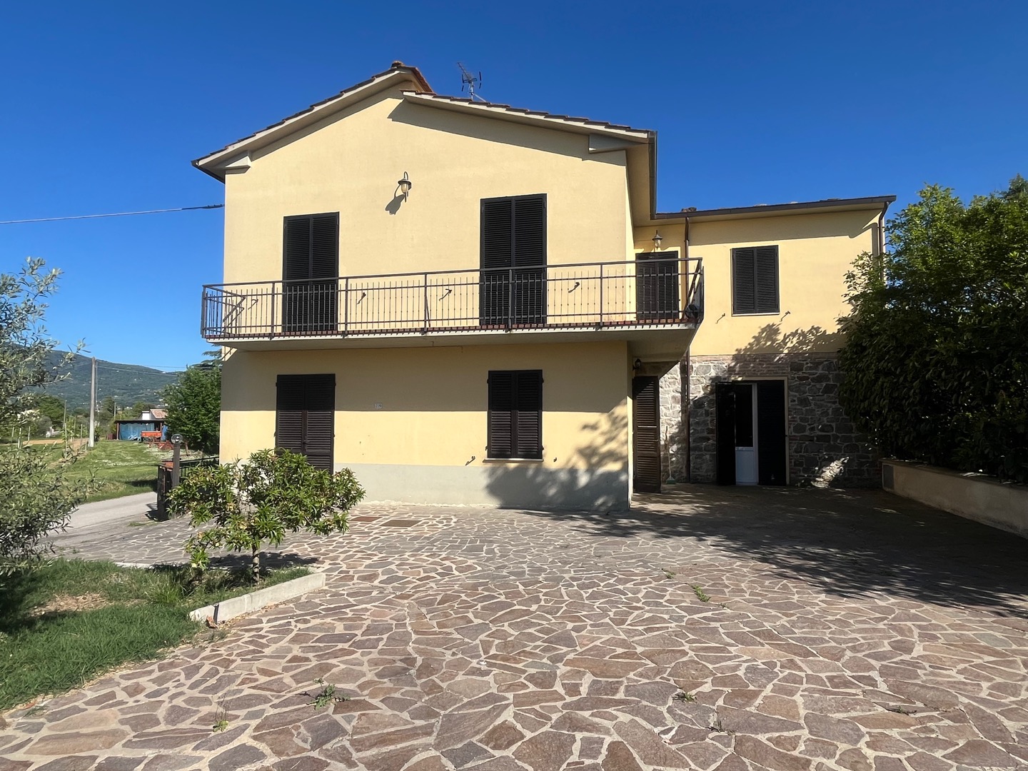 AV 1512 – 2 ABITAZIONE CORTONA LOC. FRATTA SANTA CATERINA