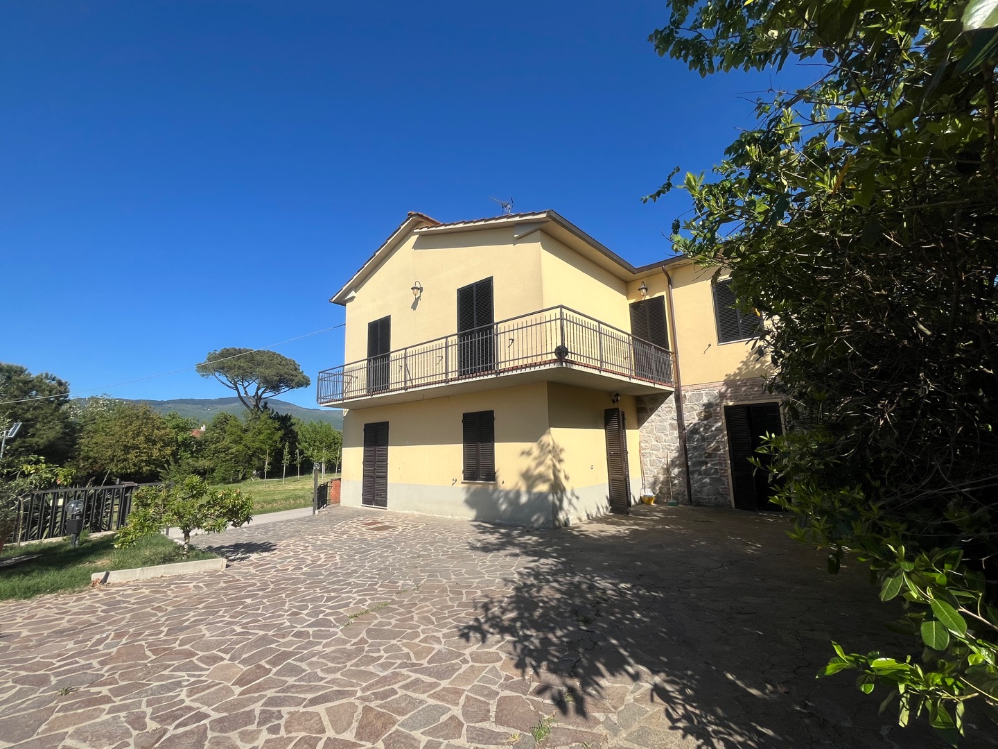 AV 1512 – 3 ABITAZIONE CORTONA LOC. FRATTA SANTA CATERINA