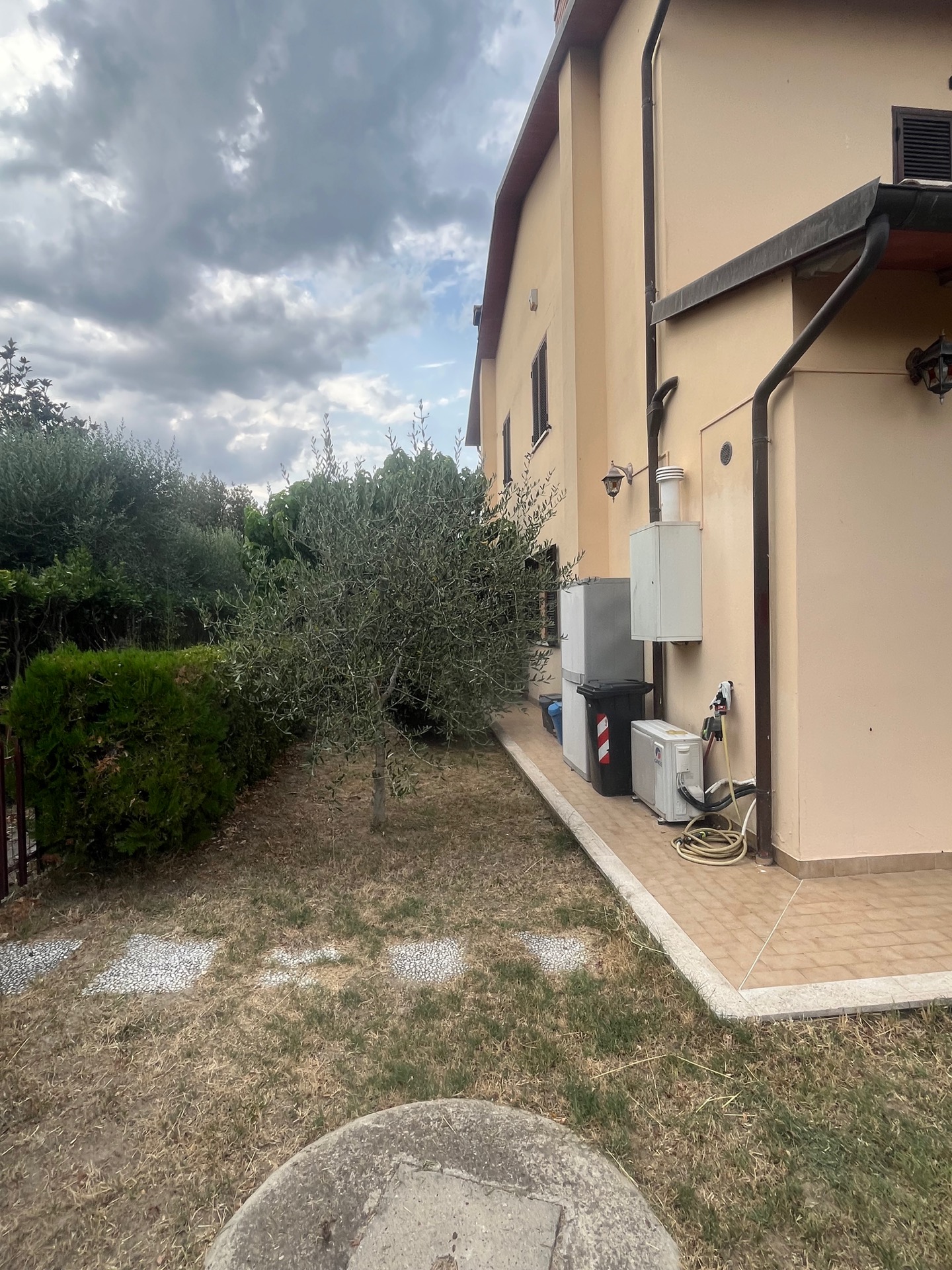 AV 1672 – 10 APPARTAMENTO CON GIARDINO LOCALITA’ BADIACCIA