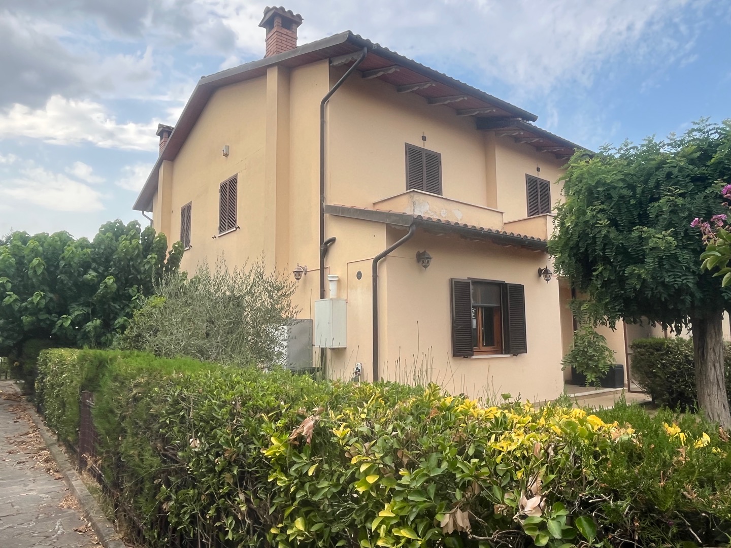 AV 1672 – 4 APPARTAMENTO CON GIARDINO LOCALITA’ BADIACCIA