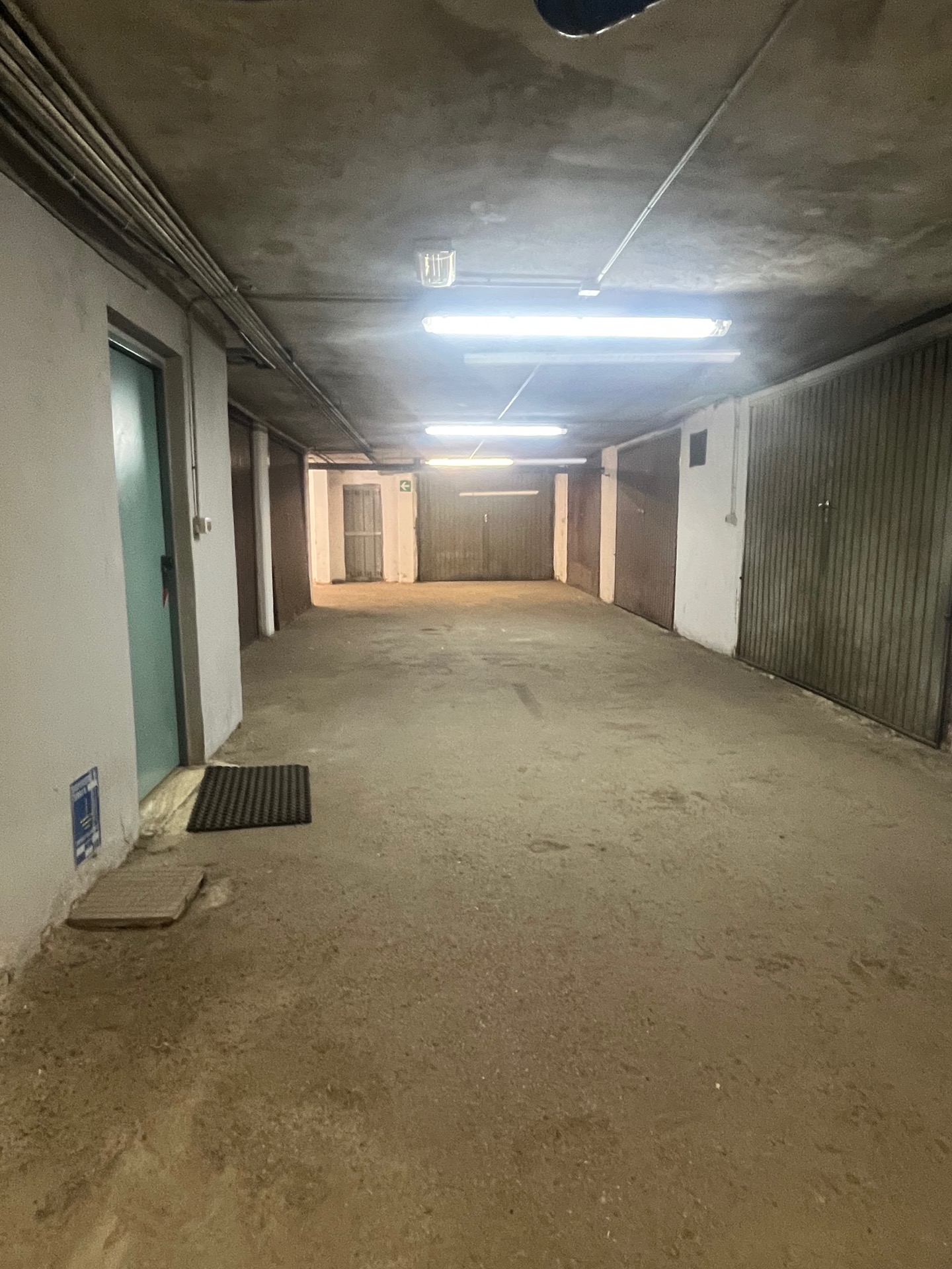 AV 1895 – 3 GRANDE GARAGE/RIMESSA – CORTONA CAMUCIA