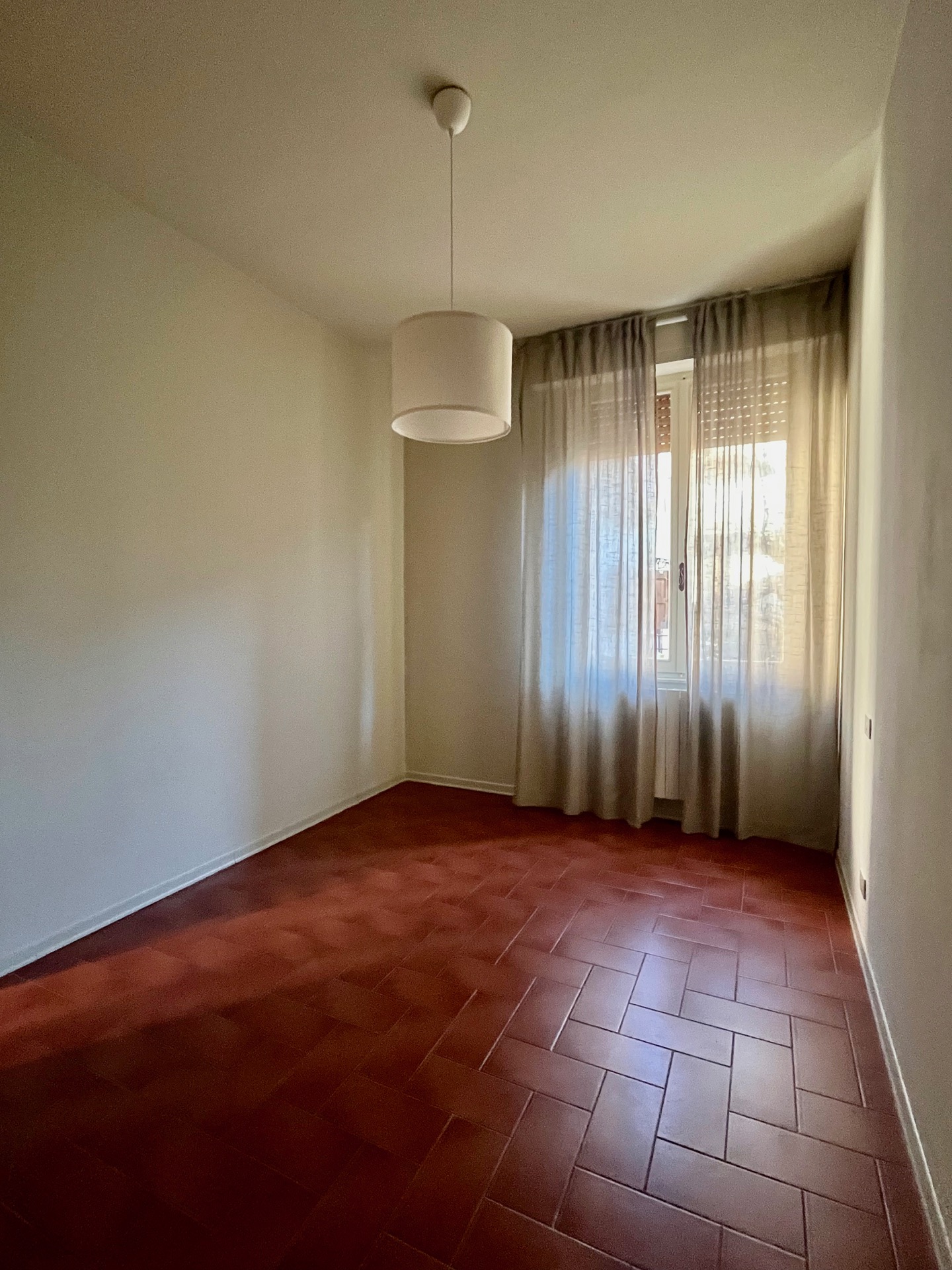 Appartamento Via Quinto Zampagni – 16 AFFITTO BELL’APPARTAMENTO ARREDATO CAMUCIA CENTRO