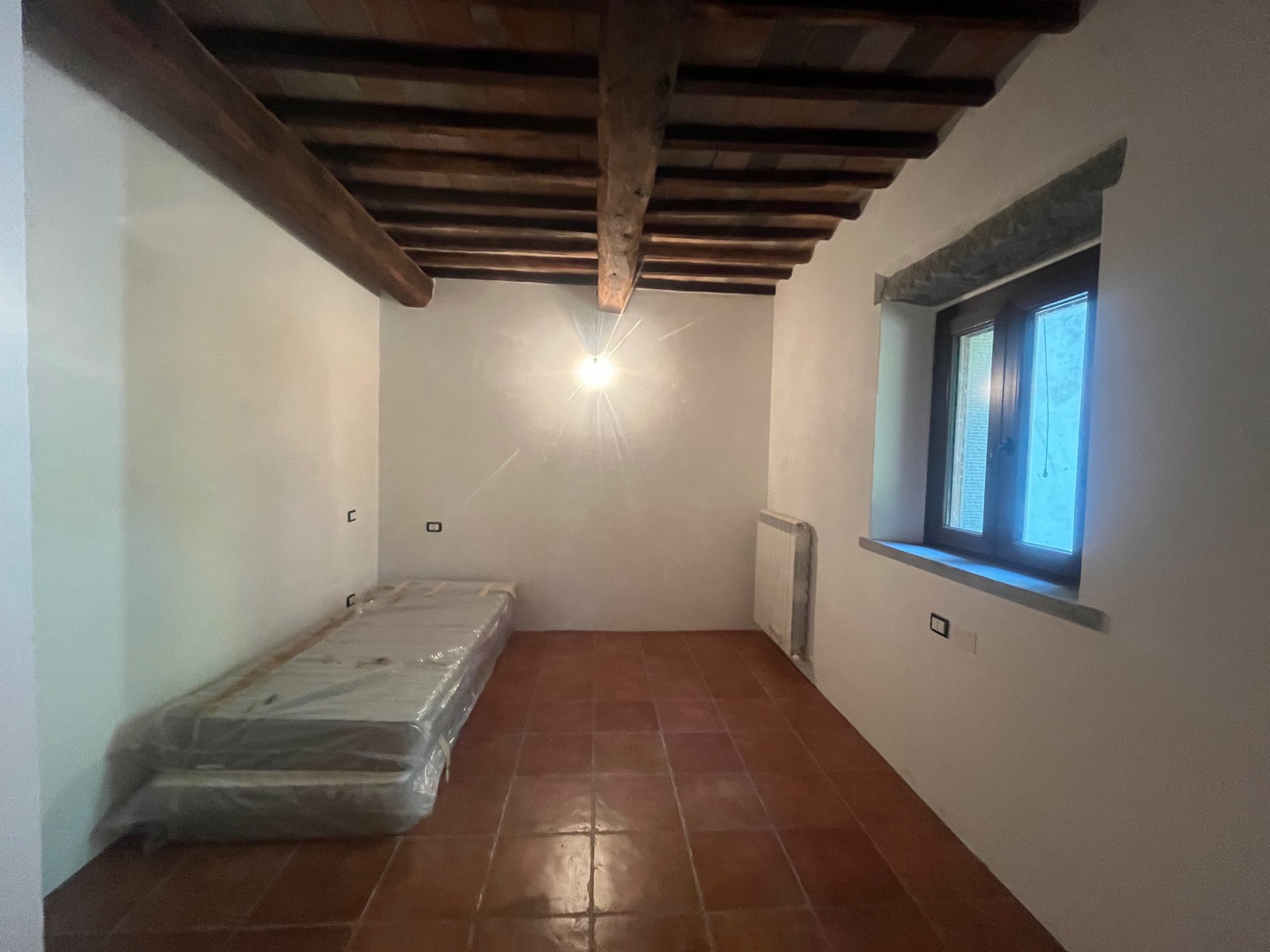 AV 1899_ – 31 CASOLARE INDIPENDENTE CORTONA CAMPAGNA