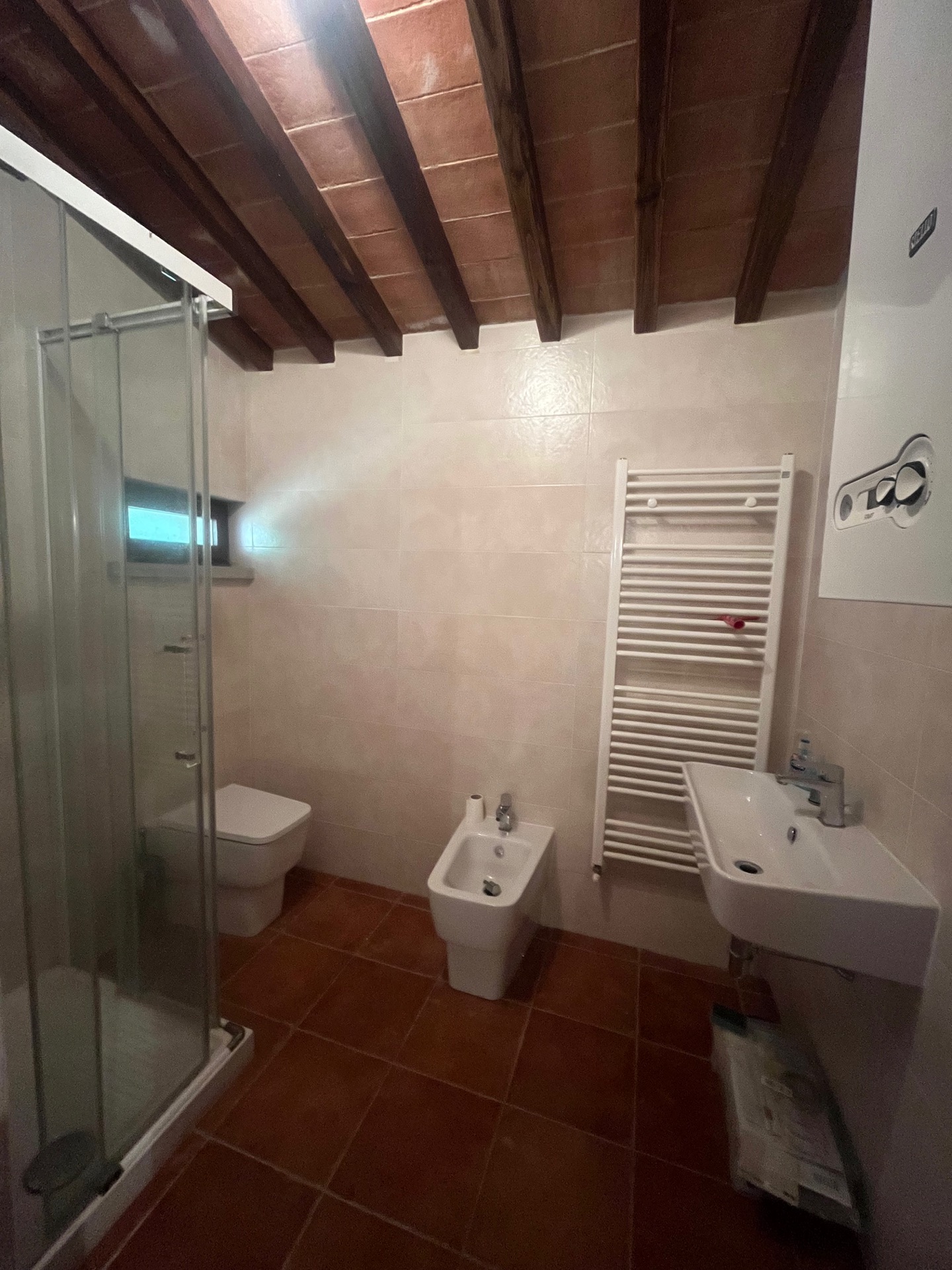 AV 1899_ – 33 CASOLARE INDIPENDENTE CORTONA CAMPAGNA