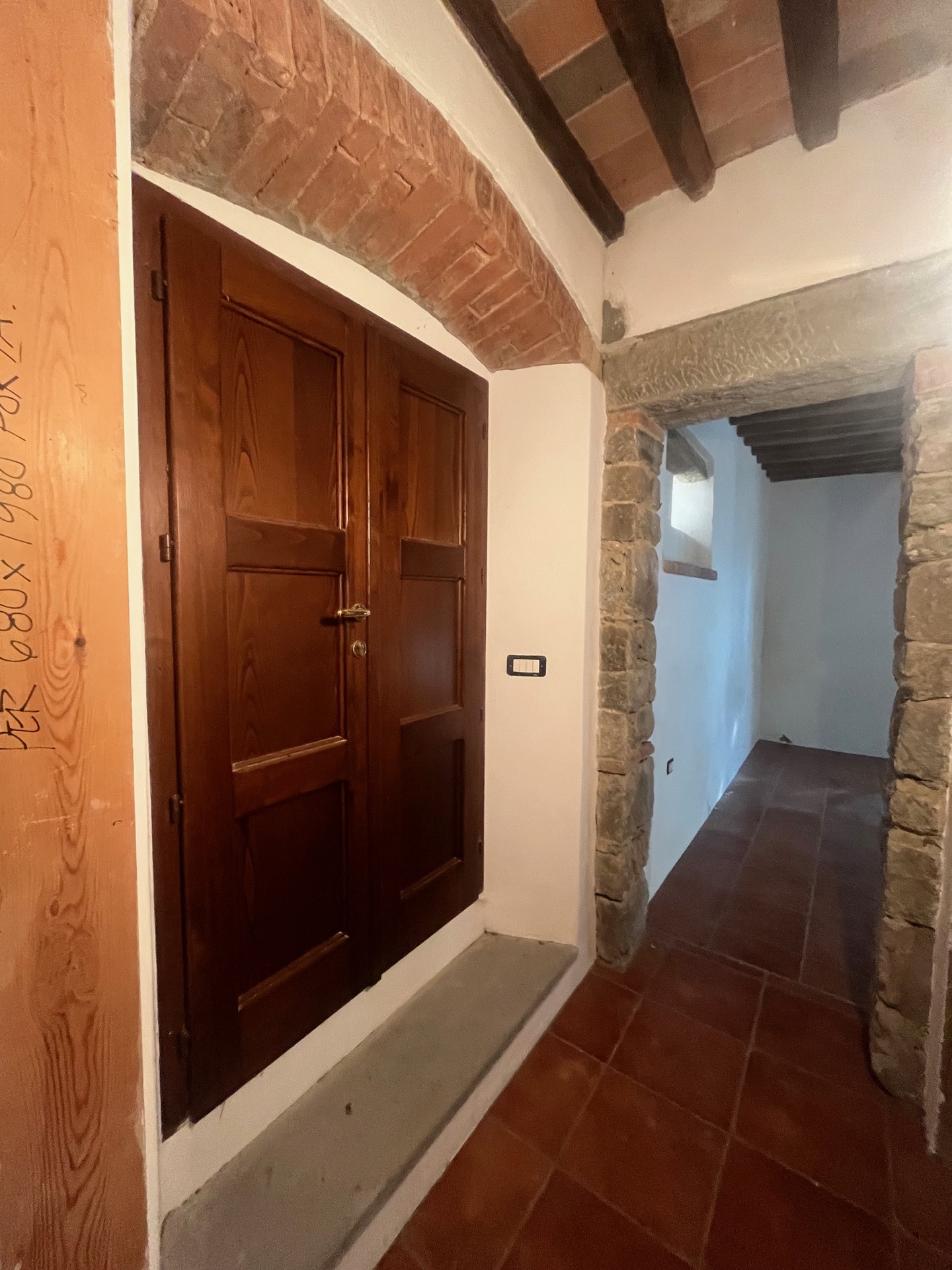 AV 1899_ – 35 CASOLARE INDIPENDENTE CORTONA CAMPAGNA