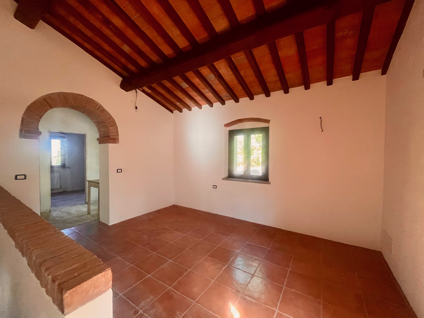 AV 1899_ – 38 CASOLARE INDIPENDENTE CORTONA CAMPAGNA