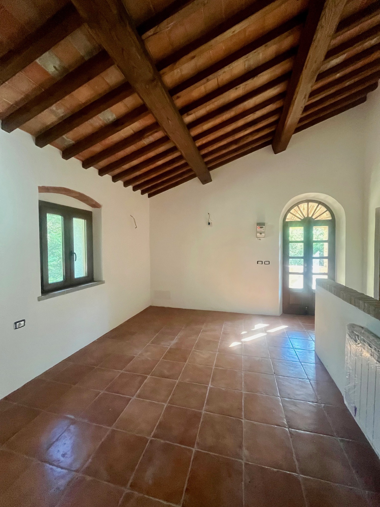 AV 1899_ – 39 CASOLARE INDIPENDENTE CORTONA CAMPAGNA