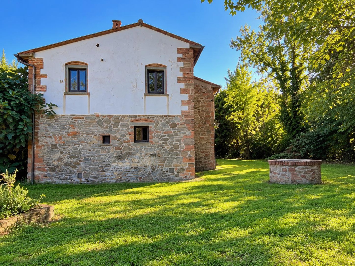 AV 1899_ – 4 CASOLARE INDIPENDENTE CORTONA CAMPAGNA