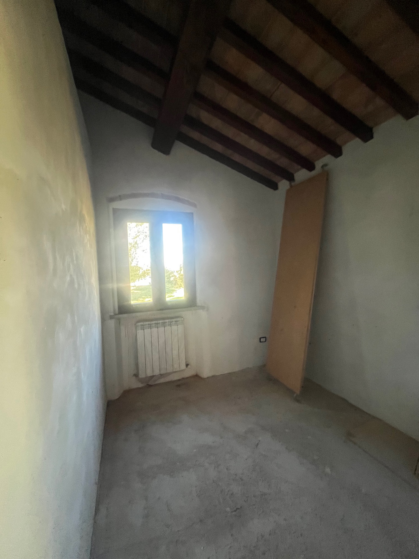 AV 1899_ – 46 CASOLARE INDIPENDENTE CORTONA CAMPAGNA