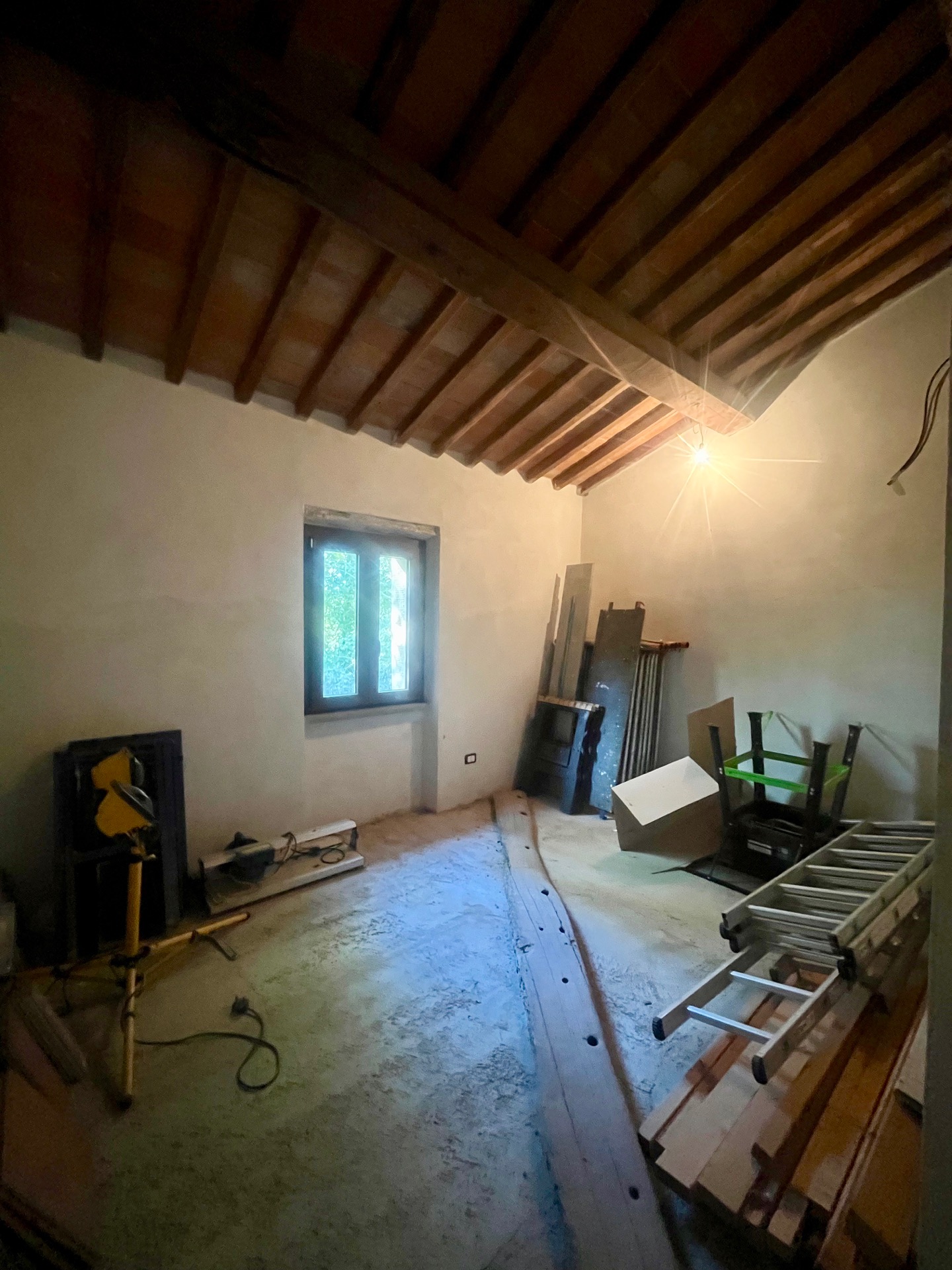 AV 1899_ – 52 CASOLARE INDIPENDENTE CORTONA CAMPAGNA