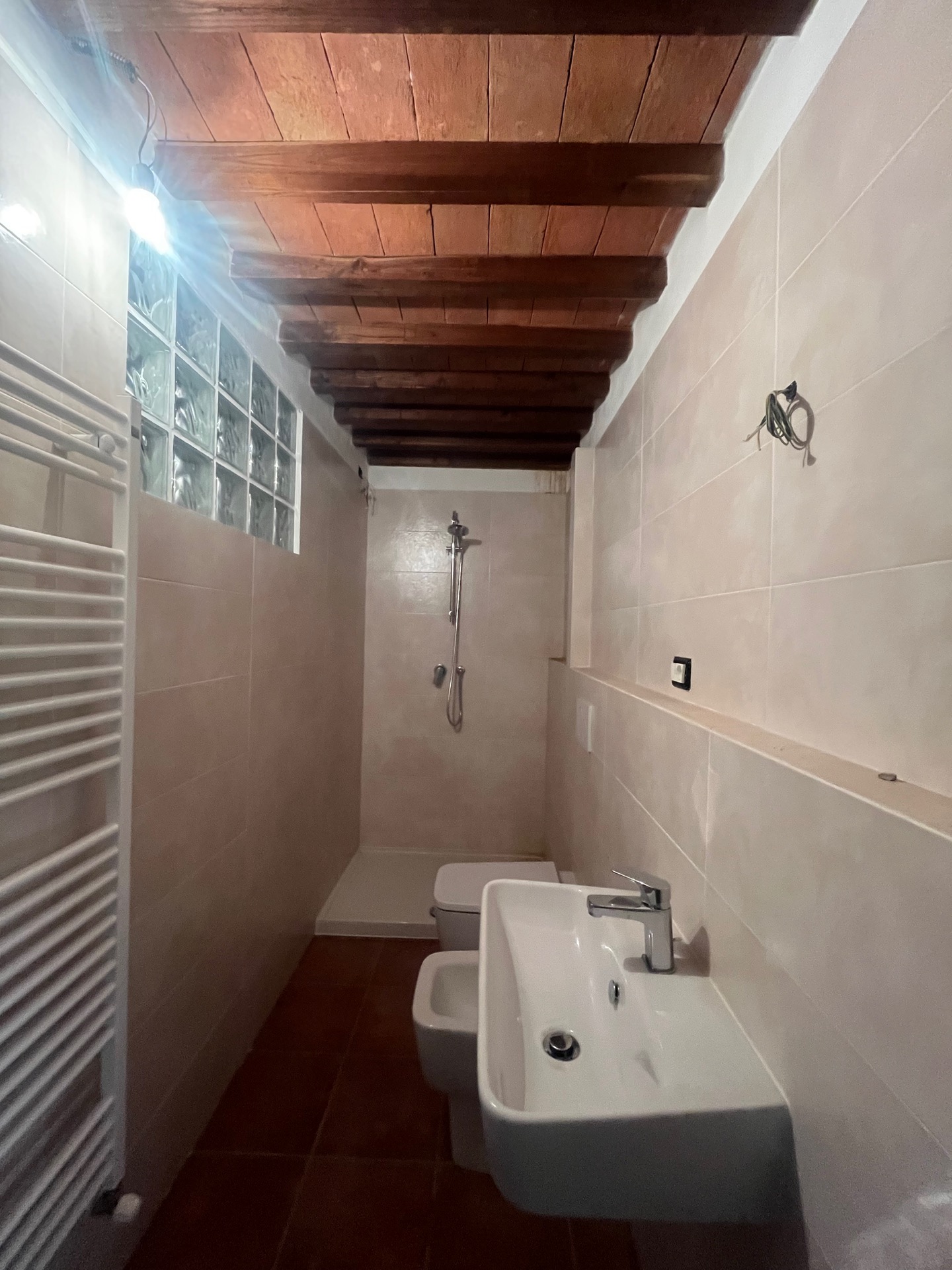 AV 1899_ – 53 CASOLARE INDIPENDENTE CORTONA CAMPAGNA